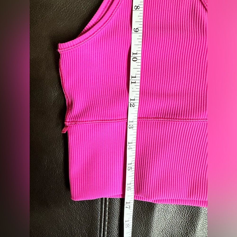 19. Lululemon Power Pivot Tank Top *Rib - Picture 7 of 7
